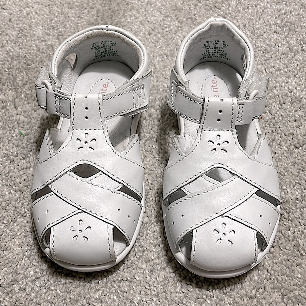 Stride Rite White Sandals Baby Size: 6.5 Wide